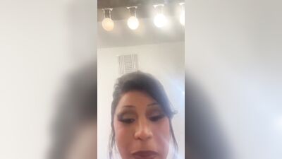 Голая Cardi B